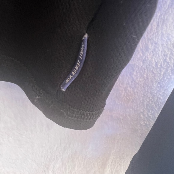 Spirit Jersey the Cosmopolitan of Las Vegas top - Picture 4 of 6